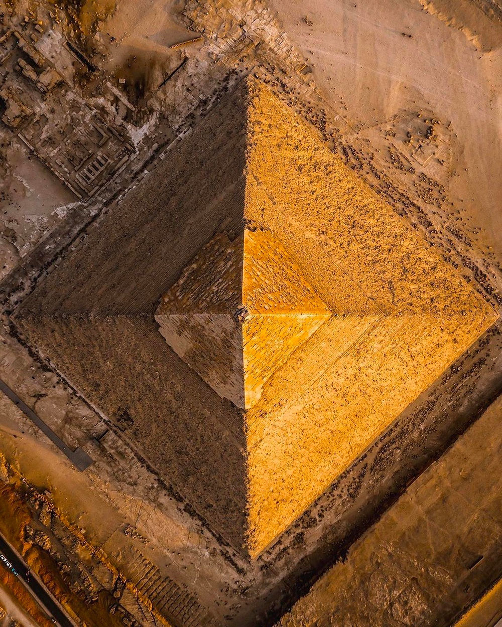 Four i 482 Pyramid